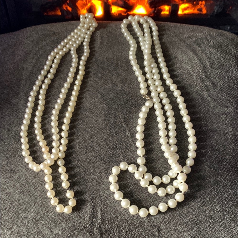 Elegant White Pearl Necklace